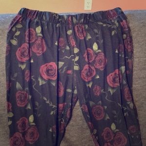 Guns and roses sweatpant joggers!